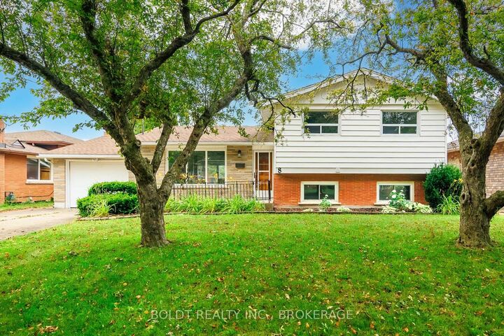 Property Photo: 8 Pamela Drive ON L2V 2X8