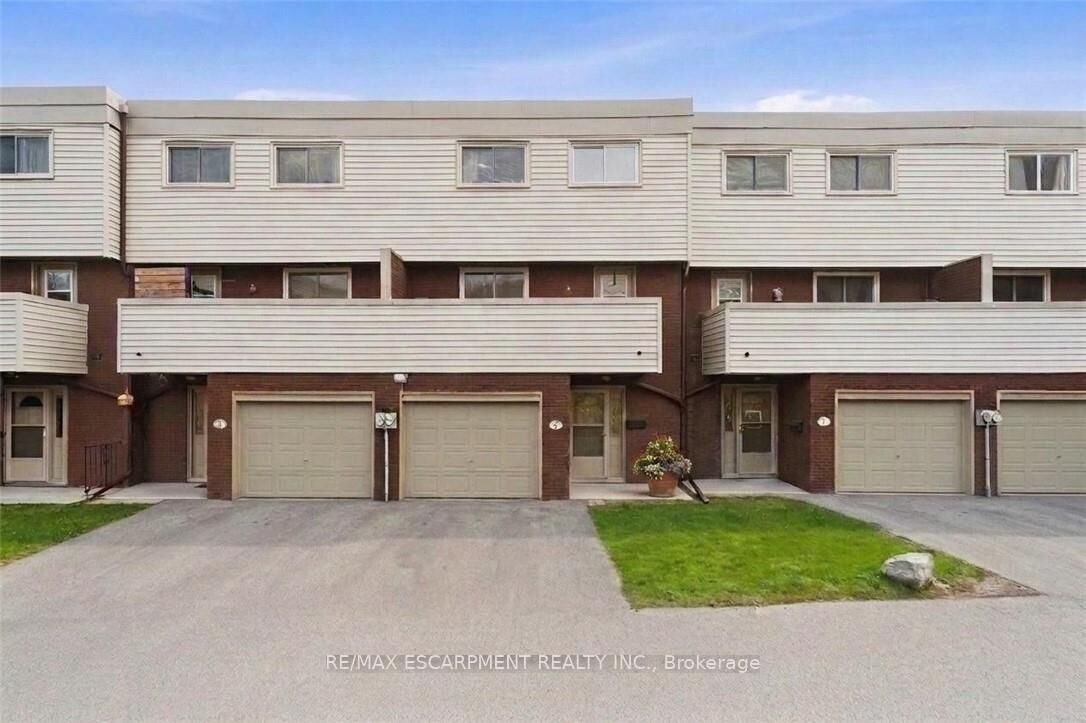 Property Photo: 23 Watsons Lane 6 ON L9H 5G9