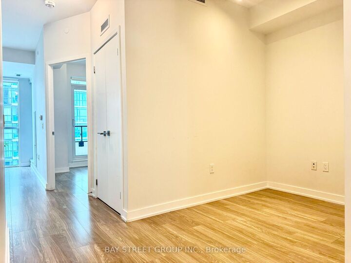 Photo de la propriété:  4055 Parkside Village Drive 2317  ON L5B 0K8 