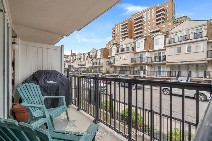 Property Photo: 3047 Finch Avenue W 2066 ON M9M 0A5