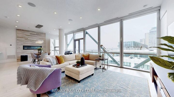 Property Photo: 39 Queens Quay E 1305 ON M5E 0A5