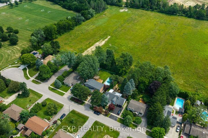 Property Photo: 9 Stella Street ON L3E 0T6