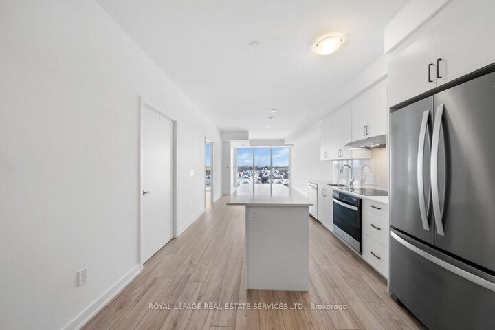 Property Photo: 1035 Southdown Road 705 ON L5J 0A2
