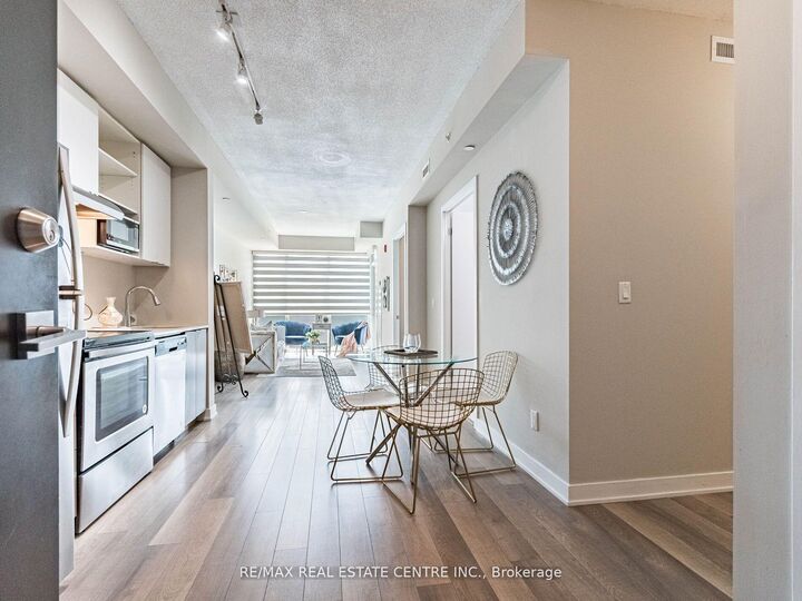 Photo de la propriété: 5240 Dundas Street B314 ON L7L 0J6