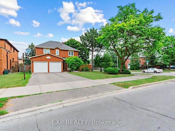 Property Photo: 129 Franklin Avenue ON L4J 4X6