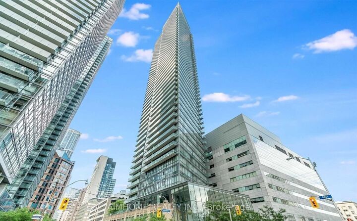 Property Photo: 832 Bay Street 2405 ON M5S 1Z6