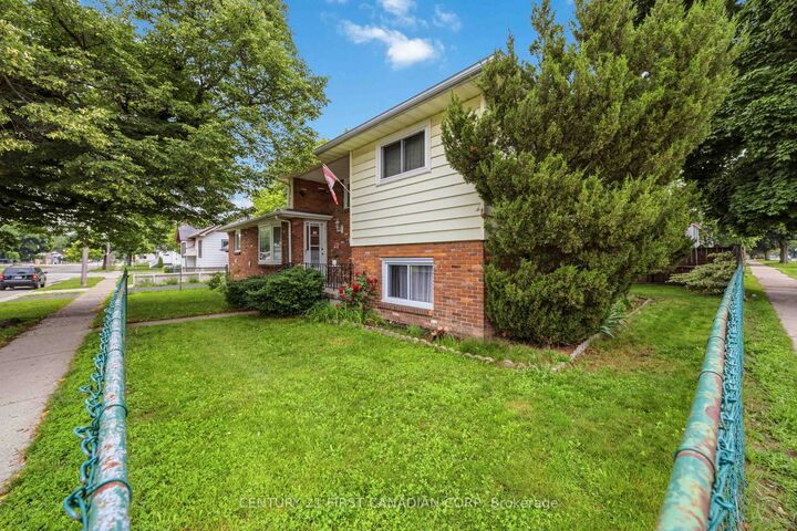 Property Photo:  184 Durand Street  ON N7T 5A3 