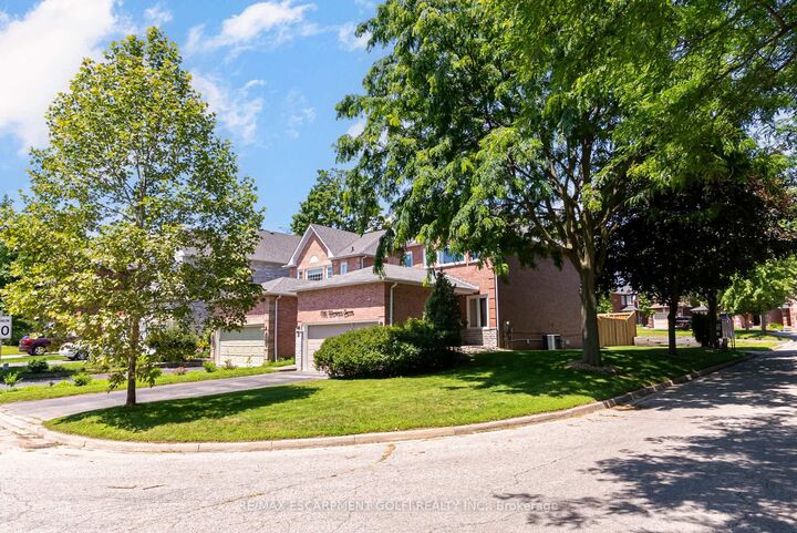 Property Photo: 1190 Windgrove Square ON L1X 2S5