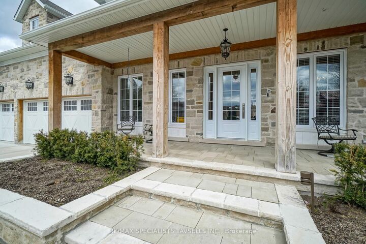 Property Photo: 7 Dolan Drive ON L7E 0E1