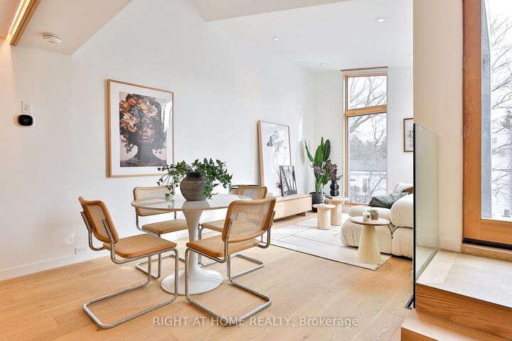 Property Photo: 225 Brunswick Avenue Ph 2 ON M5S 2M6