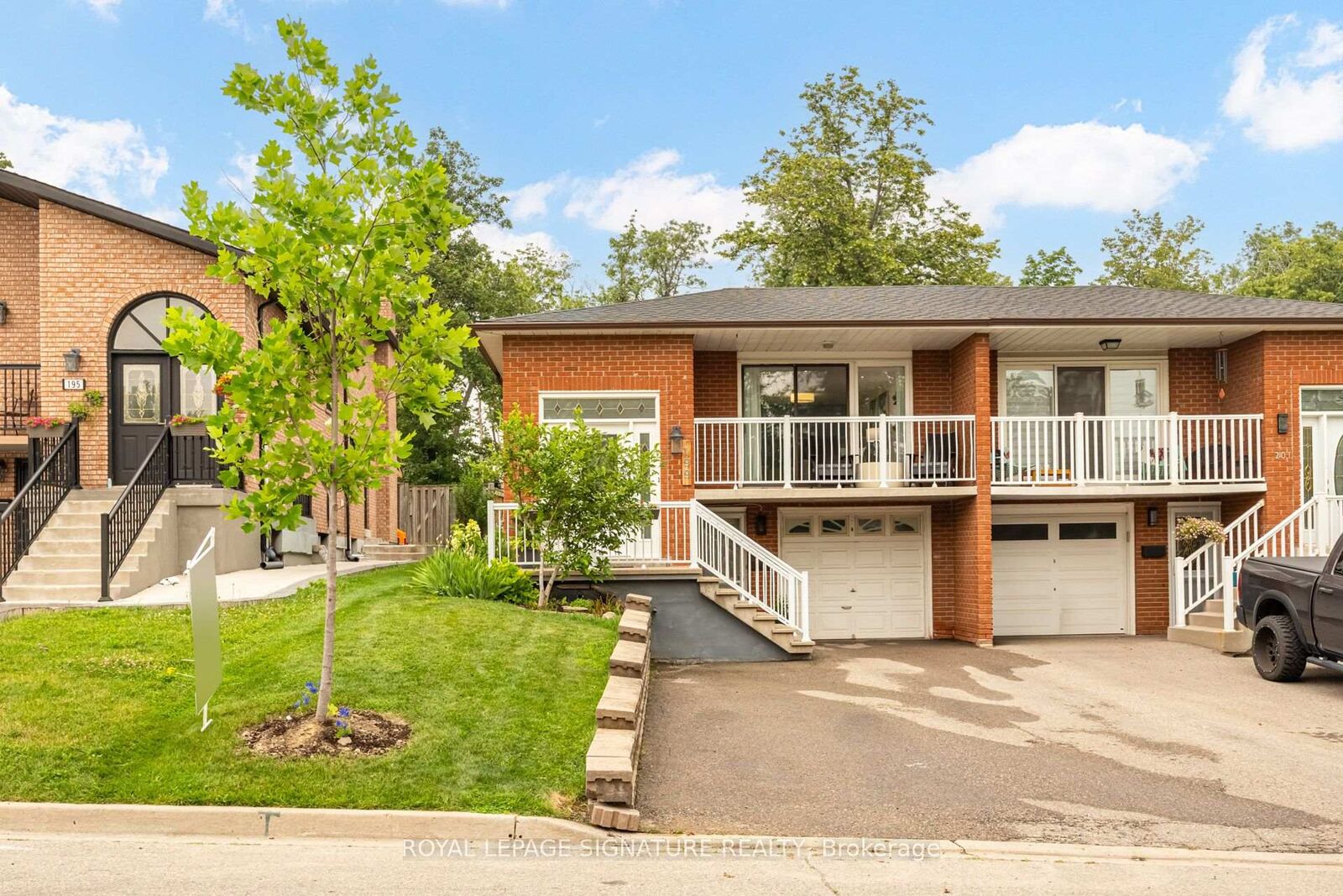 Property Photo: 199 Chalfield Lane ON L4Z 1K9