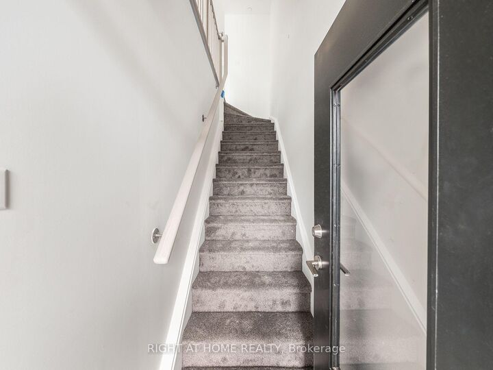 Photo de la propriété: 260 Finch Avenue E 4 ON M2N 0L3