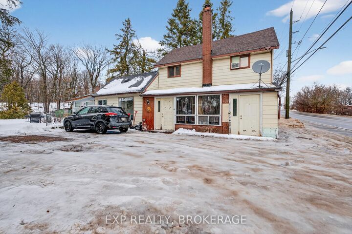 2295 Sydenham Road — photo 1