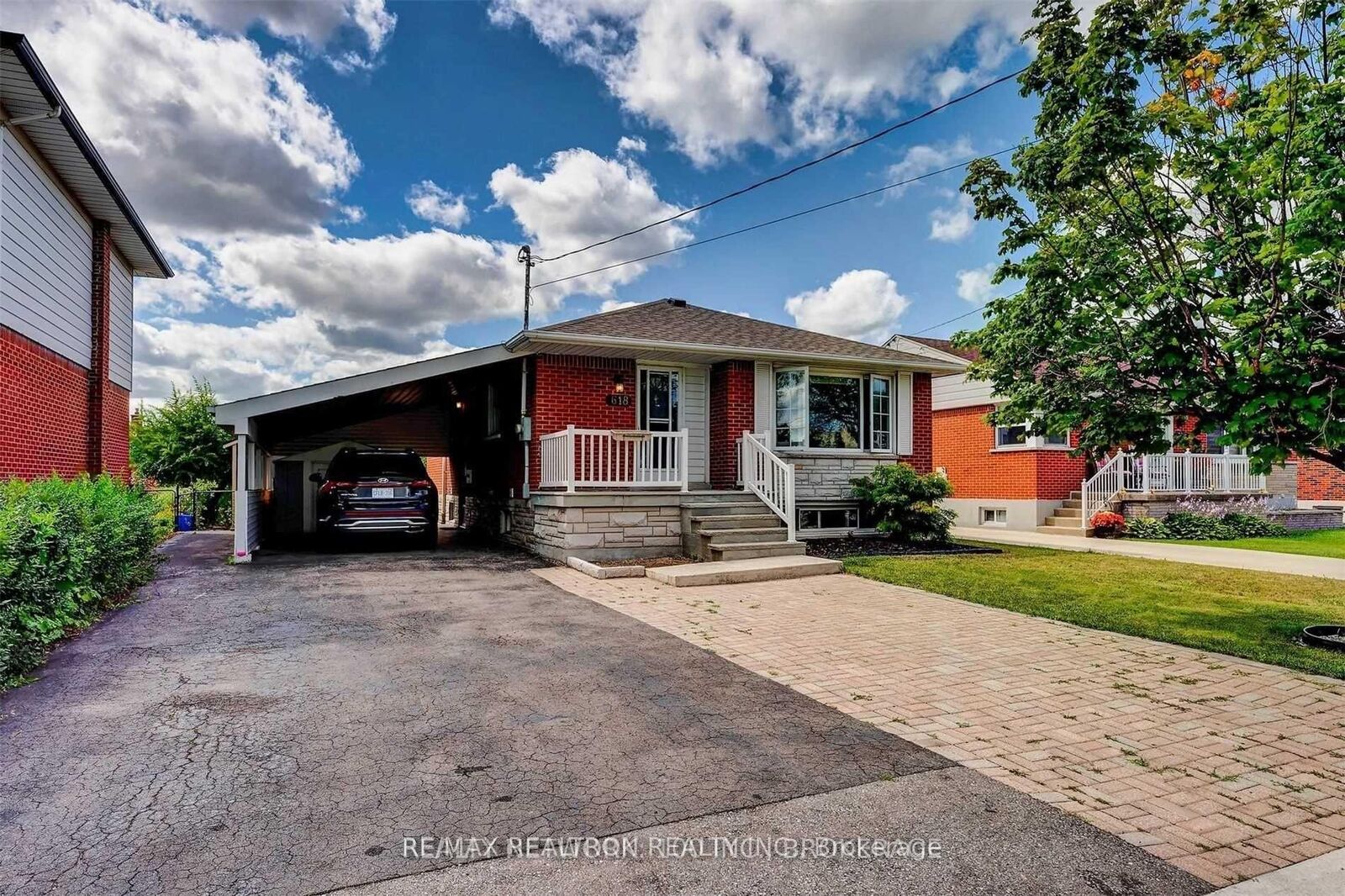 Property Photo:  618 Upper Ottawa Street  ON L8T 3T5 