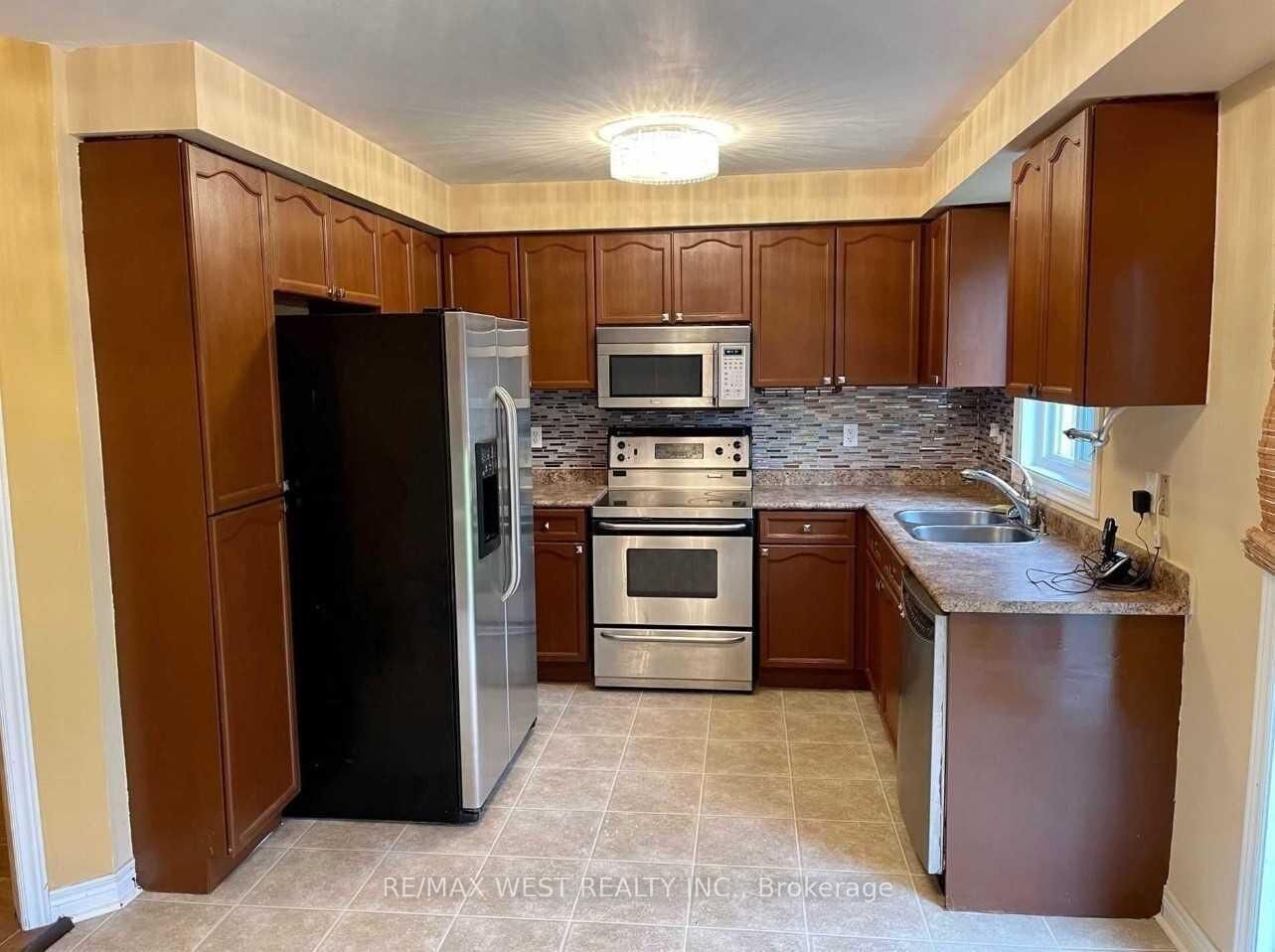 Property Photo: 4 Catherine Drive ON L4N 0Y7
