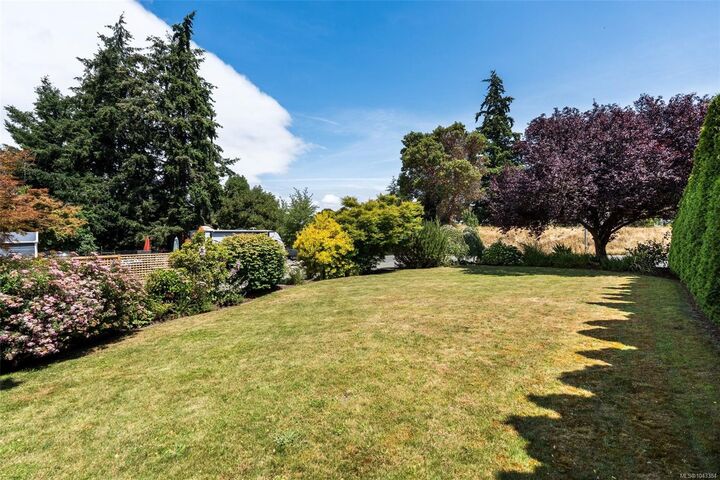 Property Photo: 3036 Brittany Dr BC V9B 5P7