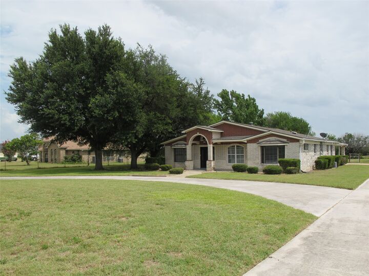 Property Photo: 1011 Llewellyn Lane TX 76542