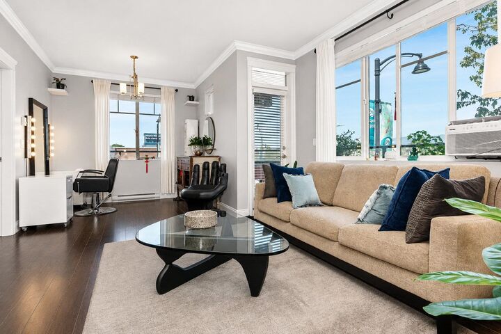 Property Photo: 11882 226th Street 213 BC V2X 9C7
