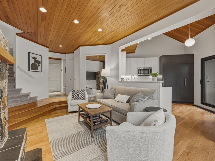 Property Photo: 4201 Sunshine Place 5 BC V0N 1B4