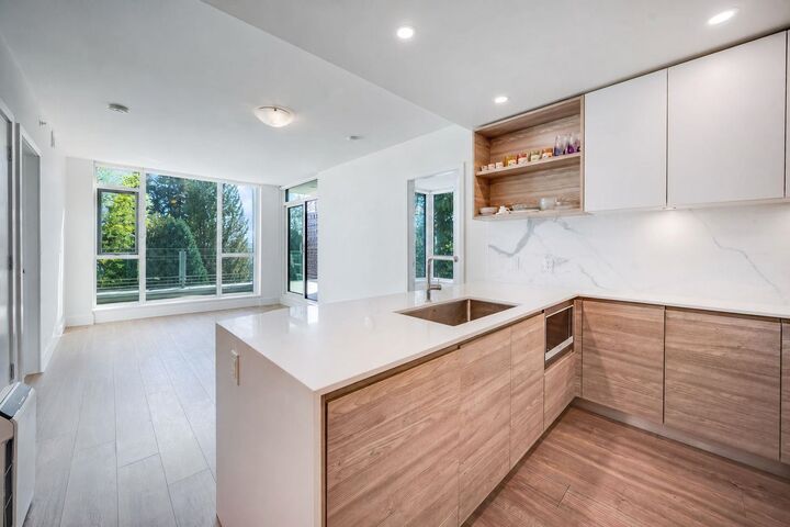 Property Photo: 585 Austin Avenue 205 BC V3K 0G6