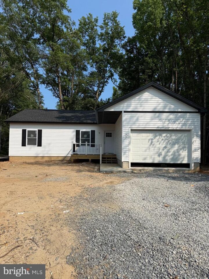 Property Photo: 105 Circle Lane VA 22443