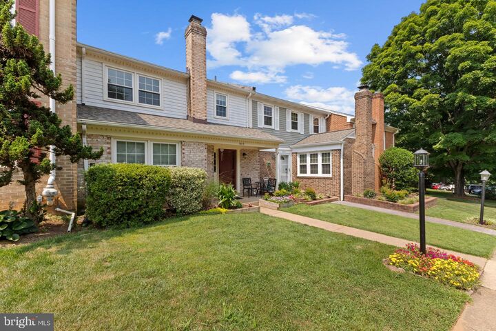 Property Photo:  9619 Hillock Court  VA 22015 