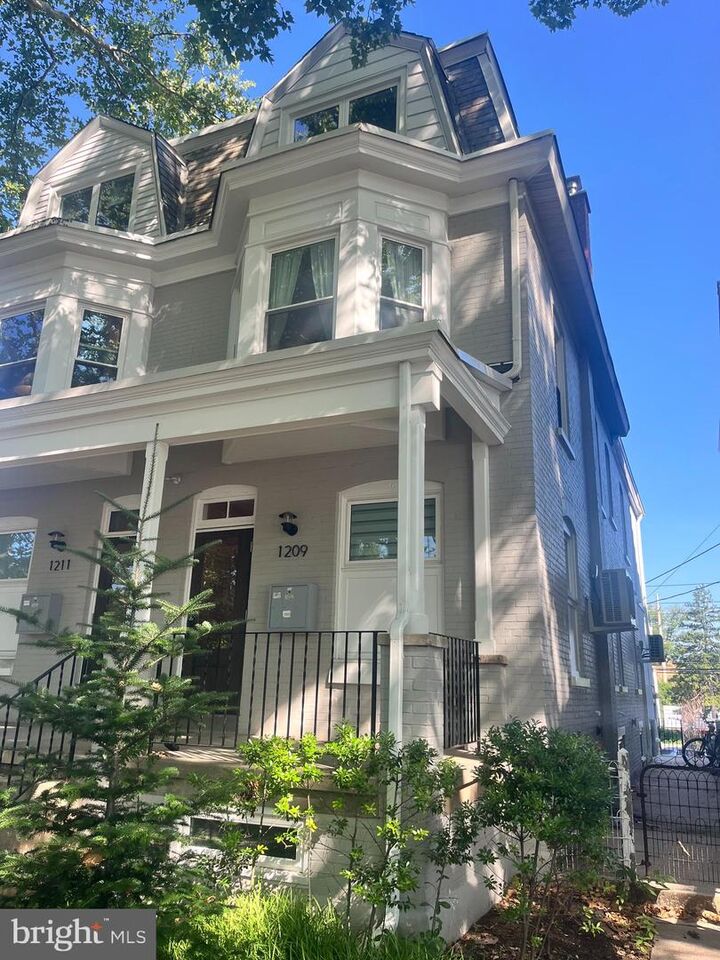 Property Photo:  1209 Penn Ave 1  PA 19610 