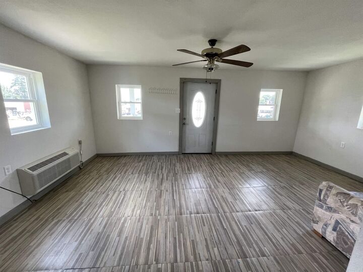 Property Photo:  906 Ninth Street  AR 71953 