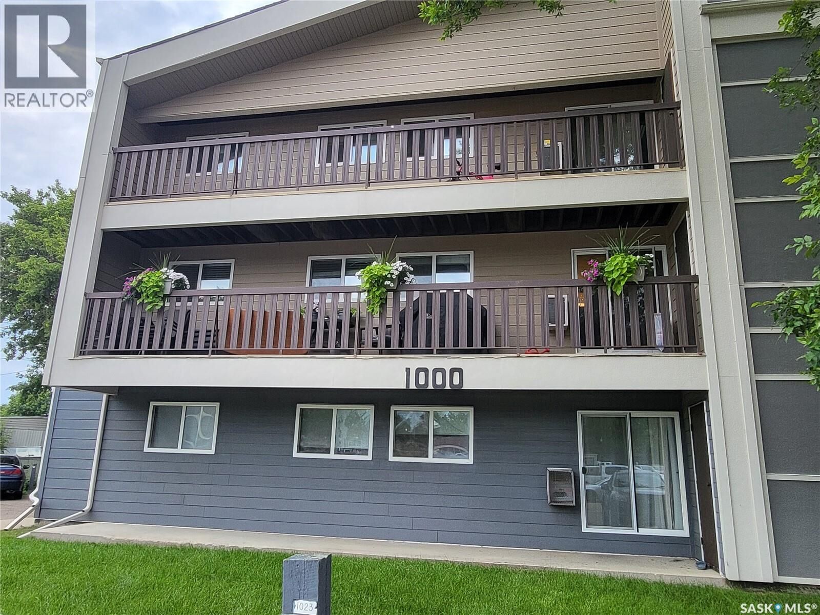 Property Photo: 1026 425 115th Street E SK S7N 2E5