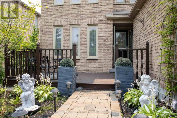 Property Photo: 497 Grove Street East ON L4M 5Z4