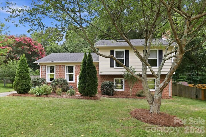 Property Photo: 6337 Welford Road NC 28211