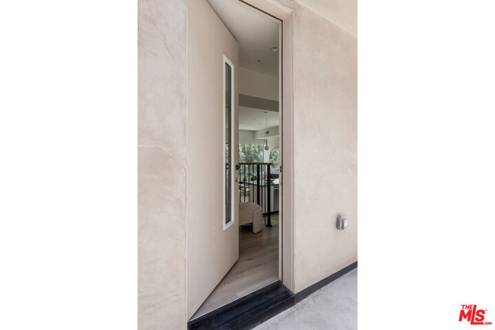 Property Photo: 173 1/4 S Avenue 57 CA 90042