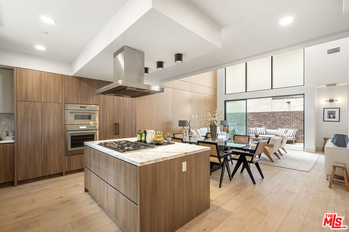 Property Photo: 12304 Moorpark St CA 91604