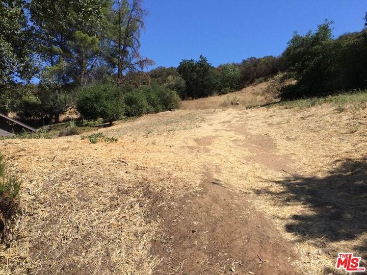 Property Photo: 23670 Summit Dr CA 91302