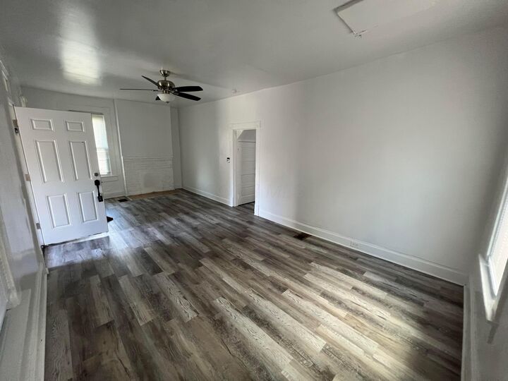 Property Photo: 1709 E Weber Road OH 43211