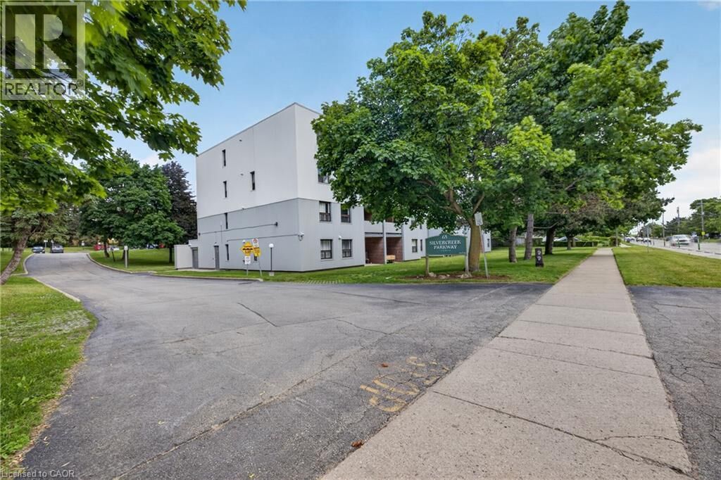 Property Photo:  65 Silvercreek Parkway 401  ON N1H 7R9 