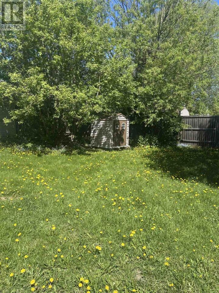 Property Photo:  542 Wallace Ter  ON P6C 1L8 
