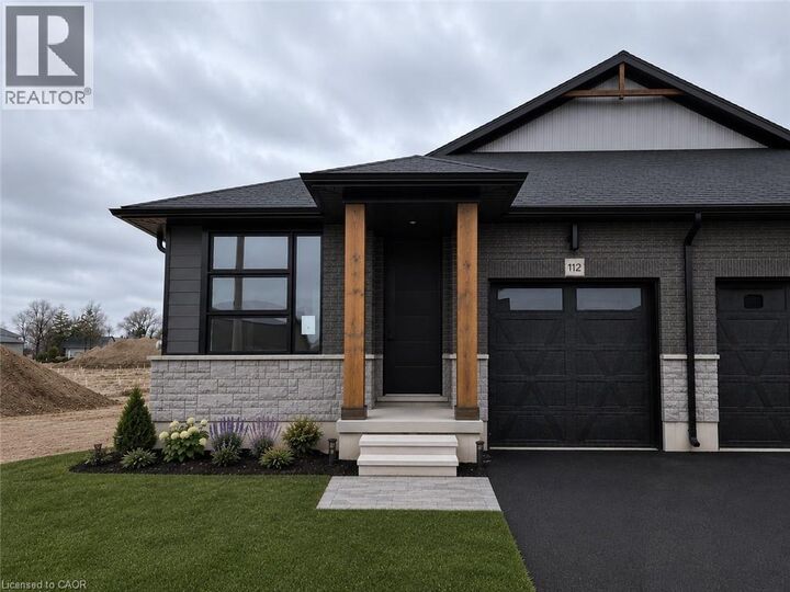 112 Thackeray Way — photo 1