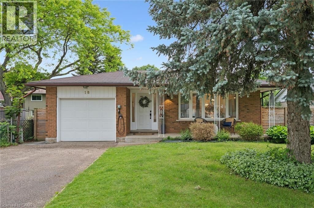 Property Photo:  18 Jasper Court  ON N2E 1C6 