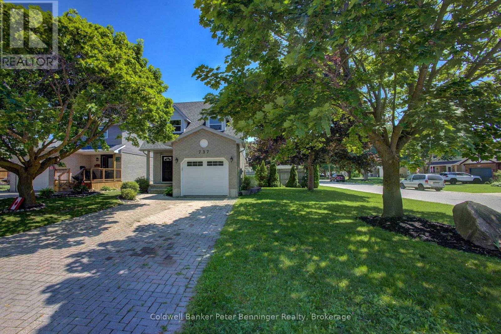Property Photo: 737 Mackendrick Drive ON N2Z 3A4