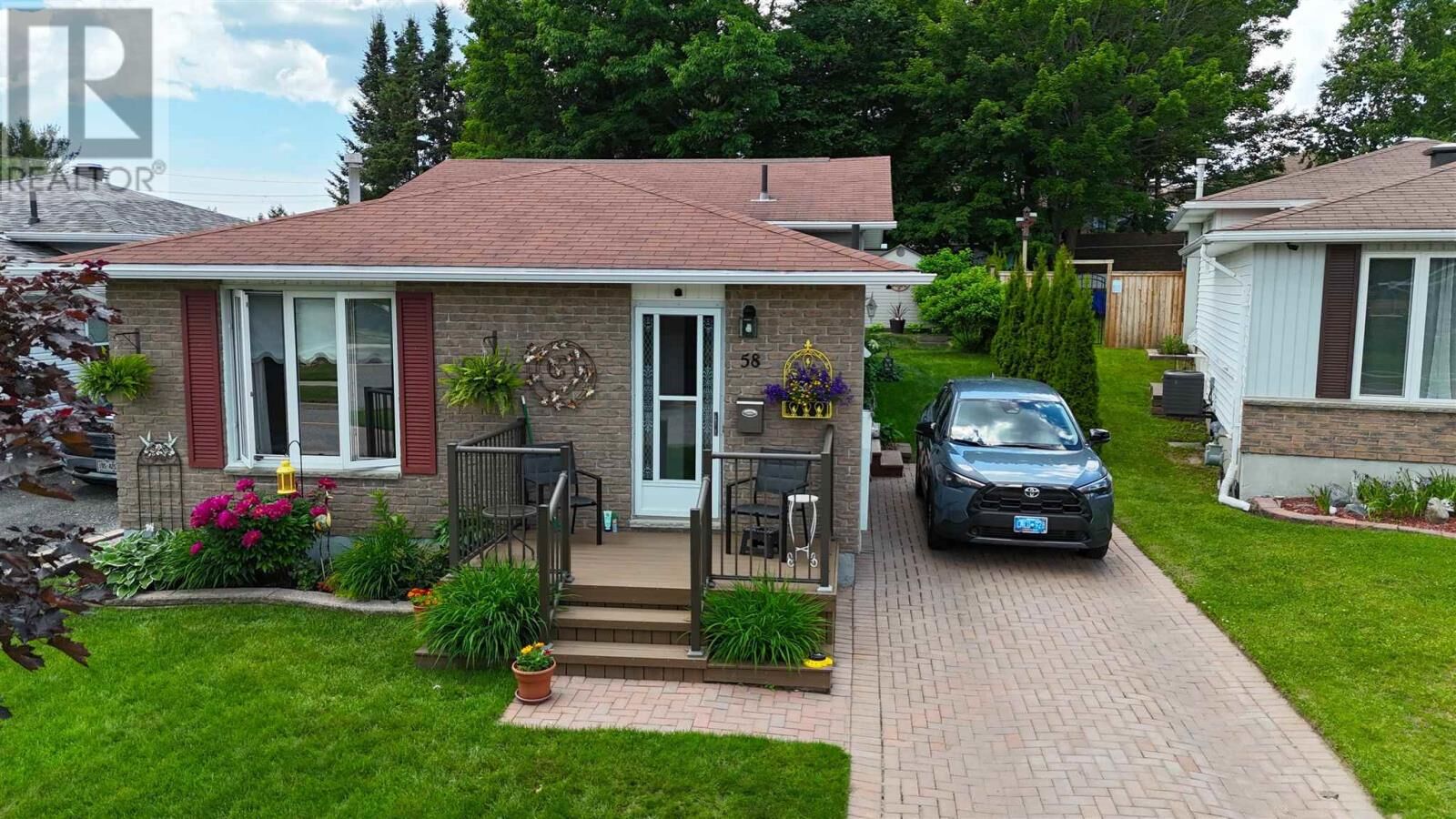 Property Photo: 58 Stewart Cres ON P5A 3C4