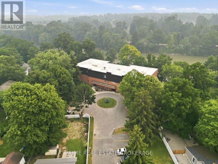 Property Photo: 125 Elm Street 3 ON N5R 1H9