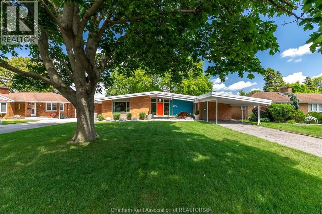 Property Photo: 549 Lacroix Street ON N7M 2X1