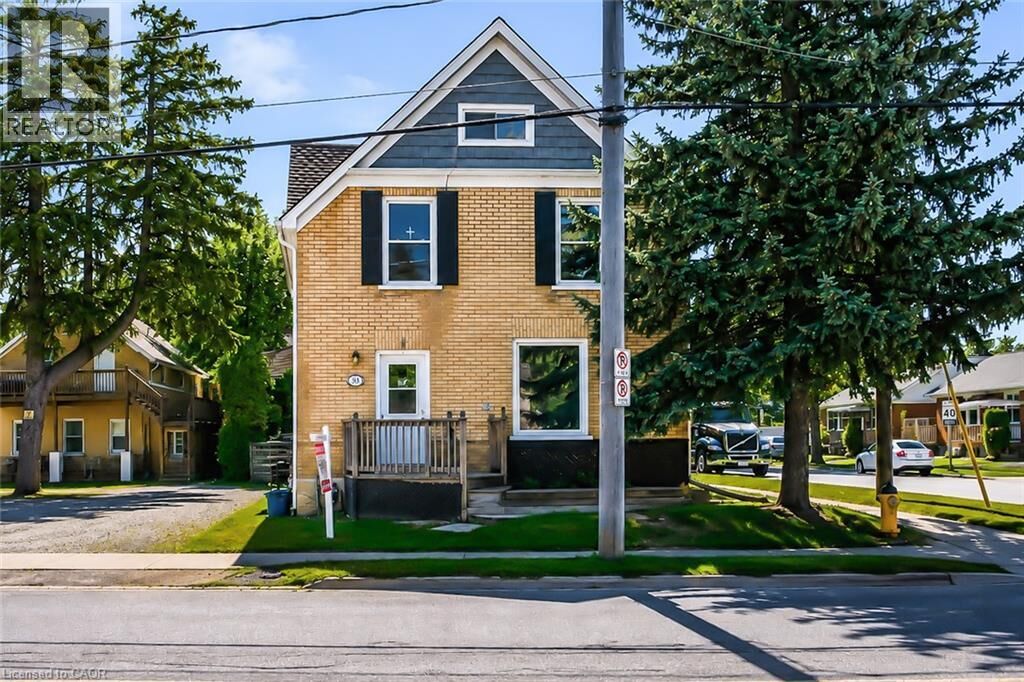 Property Photo: 93 West Lancaster Street West ON N2H 4T3