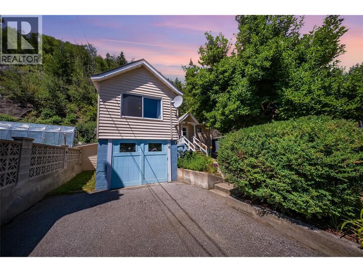 16 Hanna Drive — photo 1