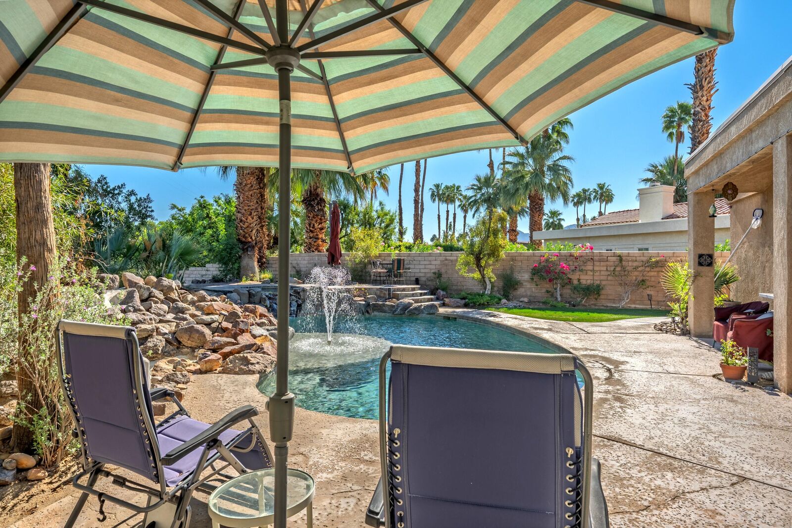 Property Photo: 112 Chelsea Circle CA 92260