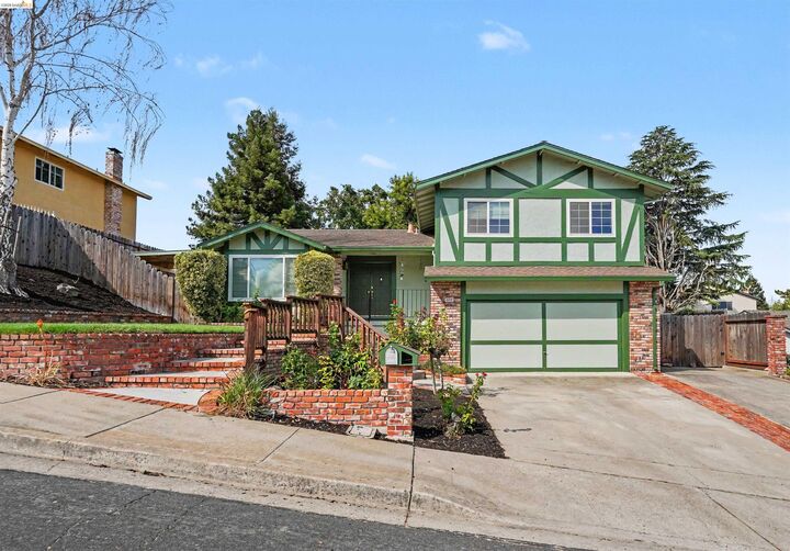 Property Photo: 2326 Peachtree Cir CA 94509