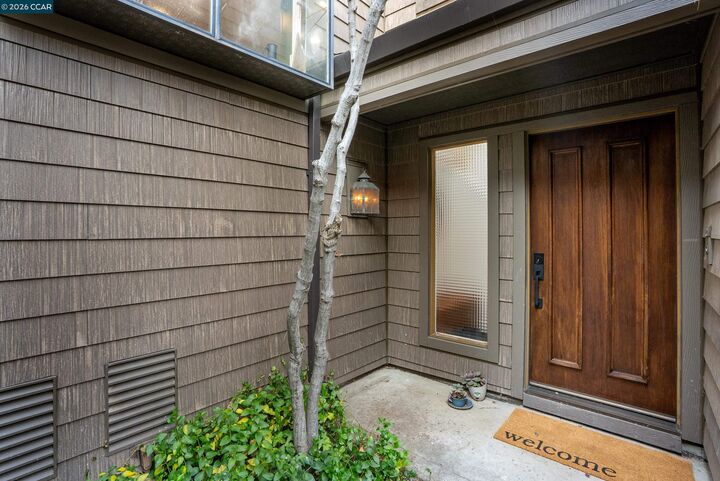 Property Photo: 557 Monarch Ridge Dr CA 94597