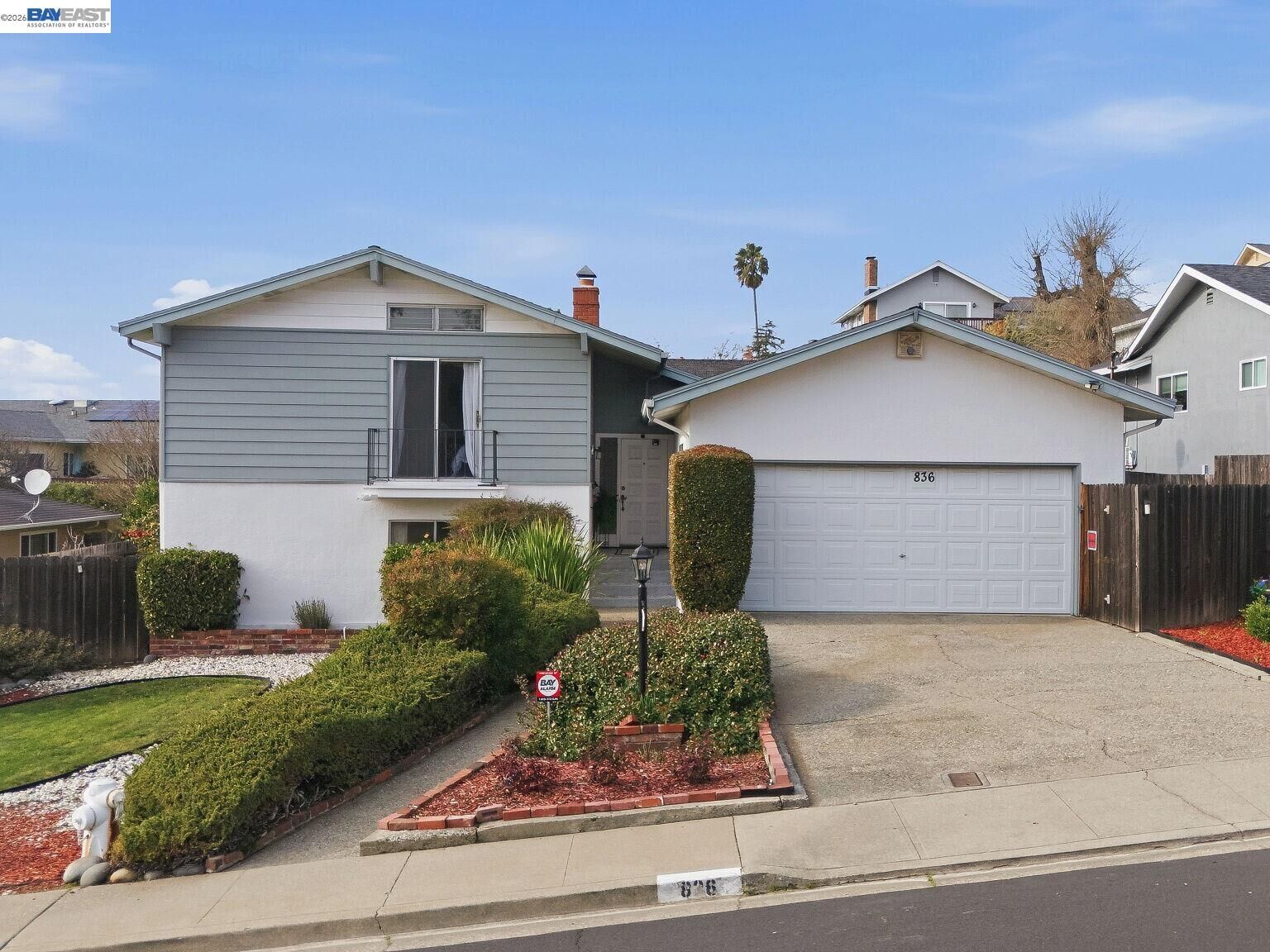 Property Photo: 836 Hawthorne Dr CA 94572