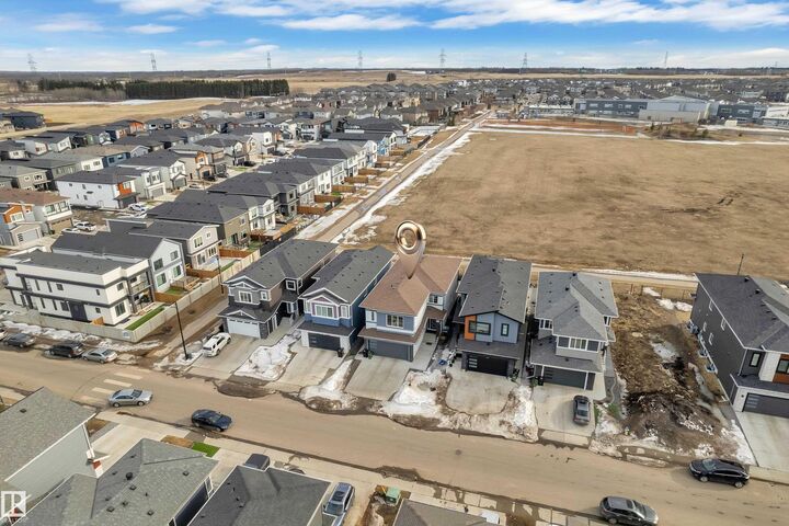 Property Photo:  2011 18 Avenue NW  AB T6T 2M8 